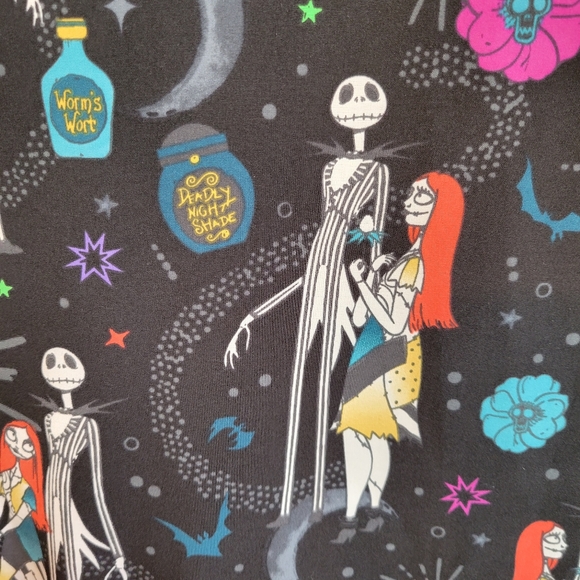 Nightmare Before Christmas Womens Scrub Top No Size Tag SEE DESCRIPTION - Picture 3 of 16